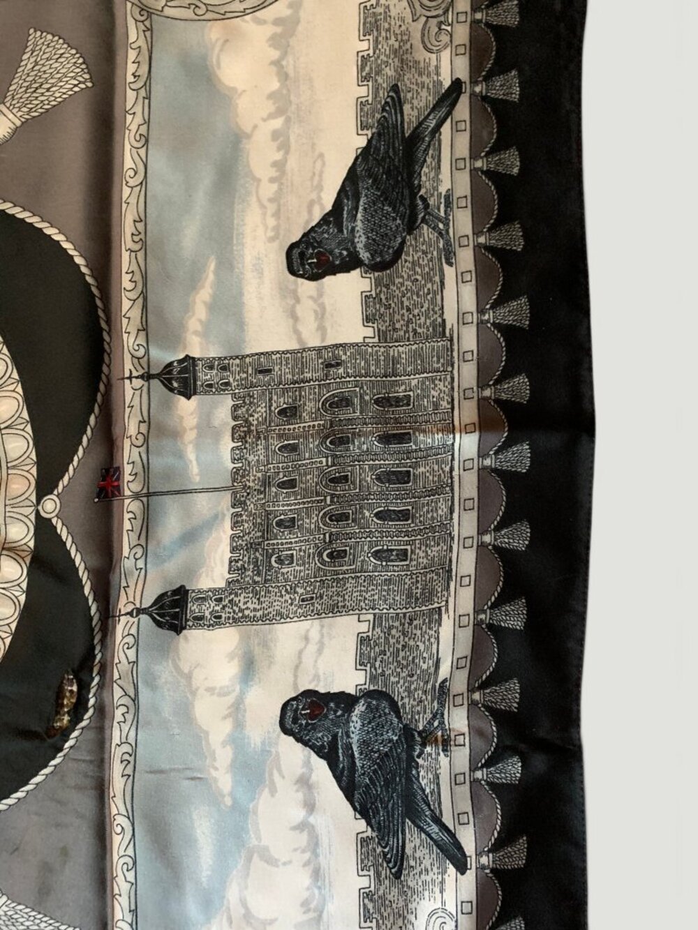London silk scarf - Picture 5 of 5